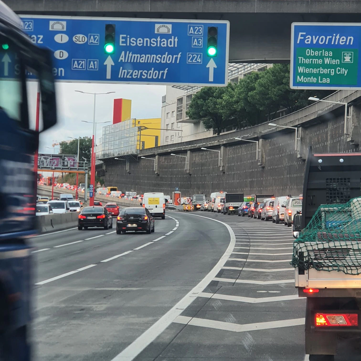 Verkehrs-Kollaps auf der Südosttangente
