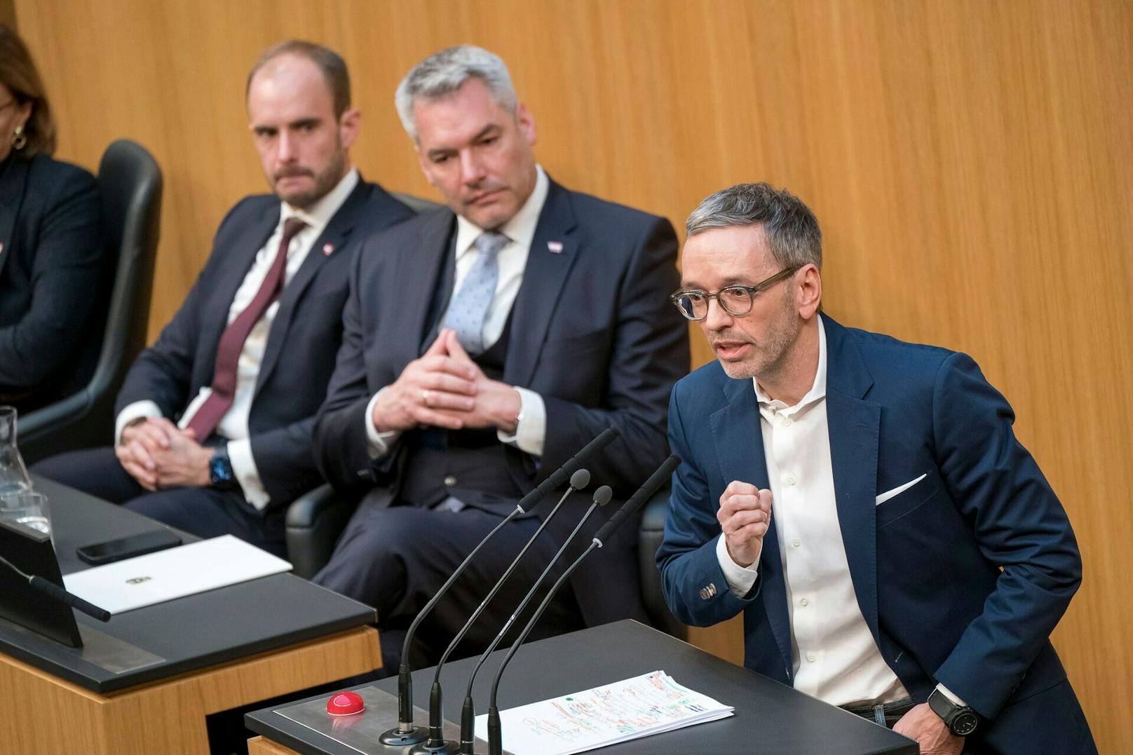 FPÖ-Chef Herbert Kickl fährt eine neue Attacke gegen ÖVP-Bundeskanzler Karl Nehammer.