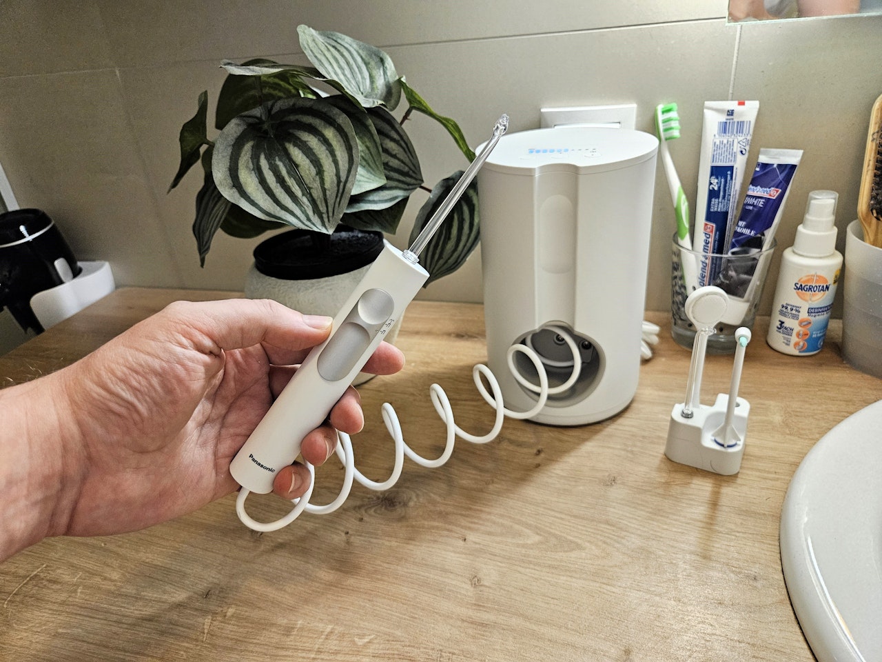 Heute.at - Panasonic Munddusche EW1614 im Test – saubere Sache