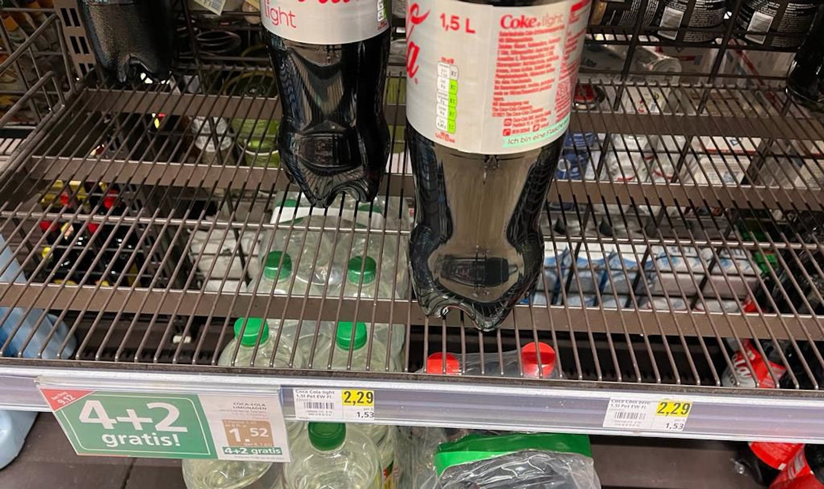 Coca Cola kostet über 2 Euro.