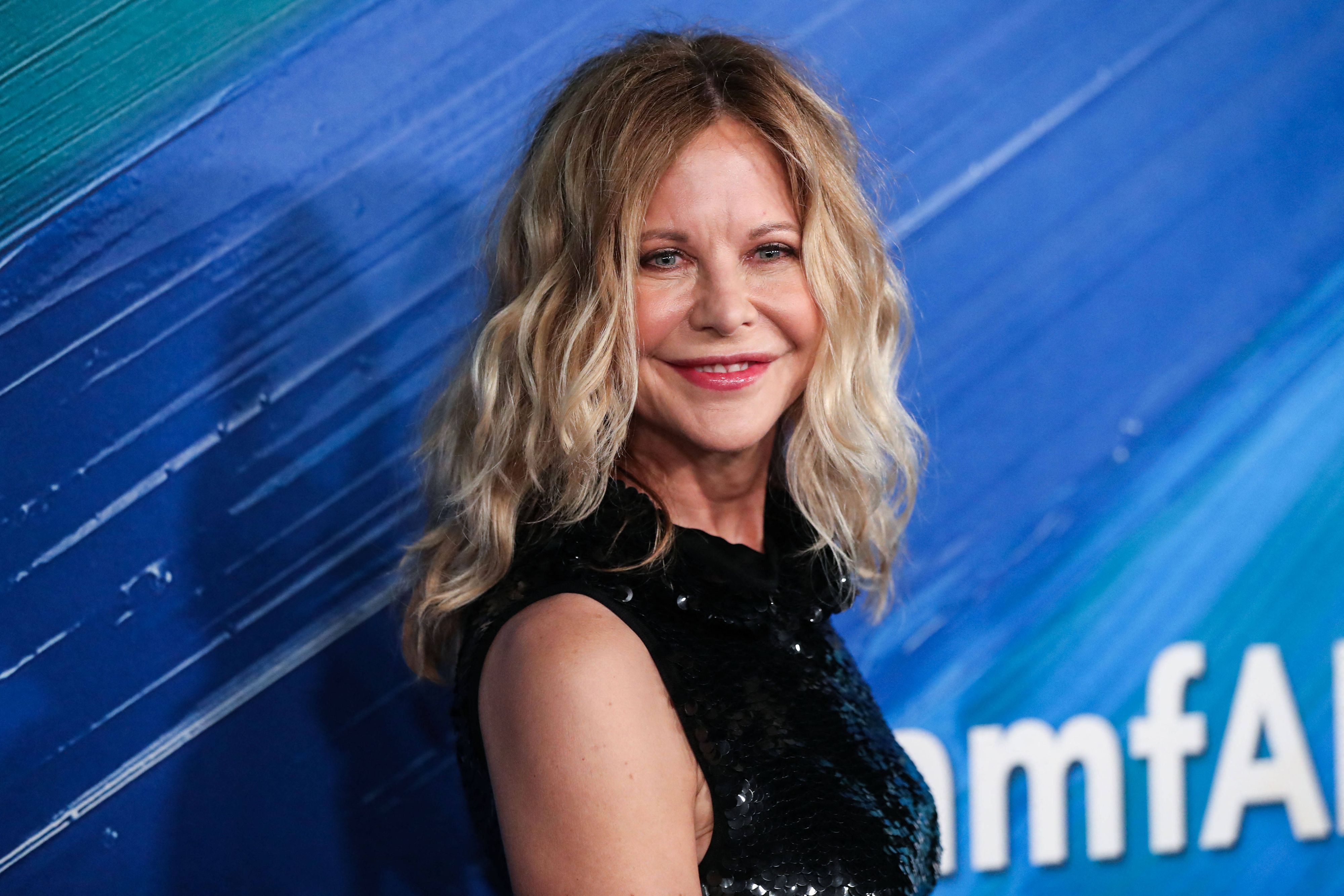 amfAR Gala - LA Meg Ryan arrives at the amfAR Gala Los Angeles 2021 honoring TikTok and Jeremy Scott held at the Pacific Design Center on November 4, 2021 in West Hollywood, Los Angeles, California, United States. Photo by Xavier Collin/Image Press Agency/ABACAPRESS.COM Los Angeles California United States PUBLICATIONxNOTxINxFRAxSPAxUKxUSAxBELxPOL Copyright: xCollinxXavier/ImagexPressxAgencyxABACAx 787054_055 CollinxXavier/ImagexPressxAgencyxABACAx 787054_055