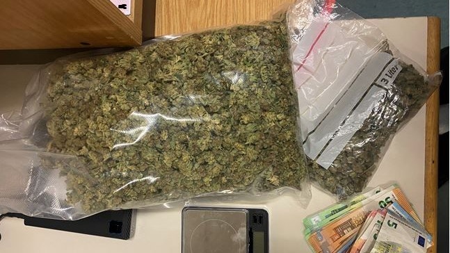 Das war die stattliche Facht des jungen Mannes.