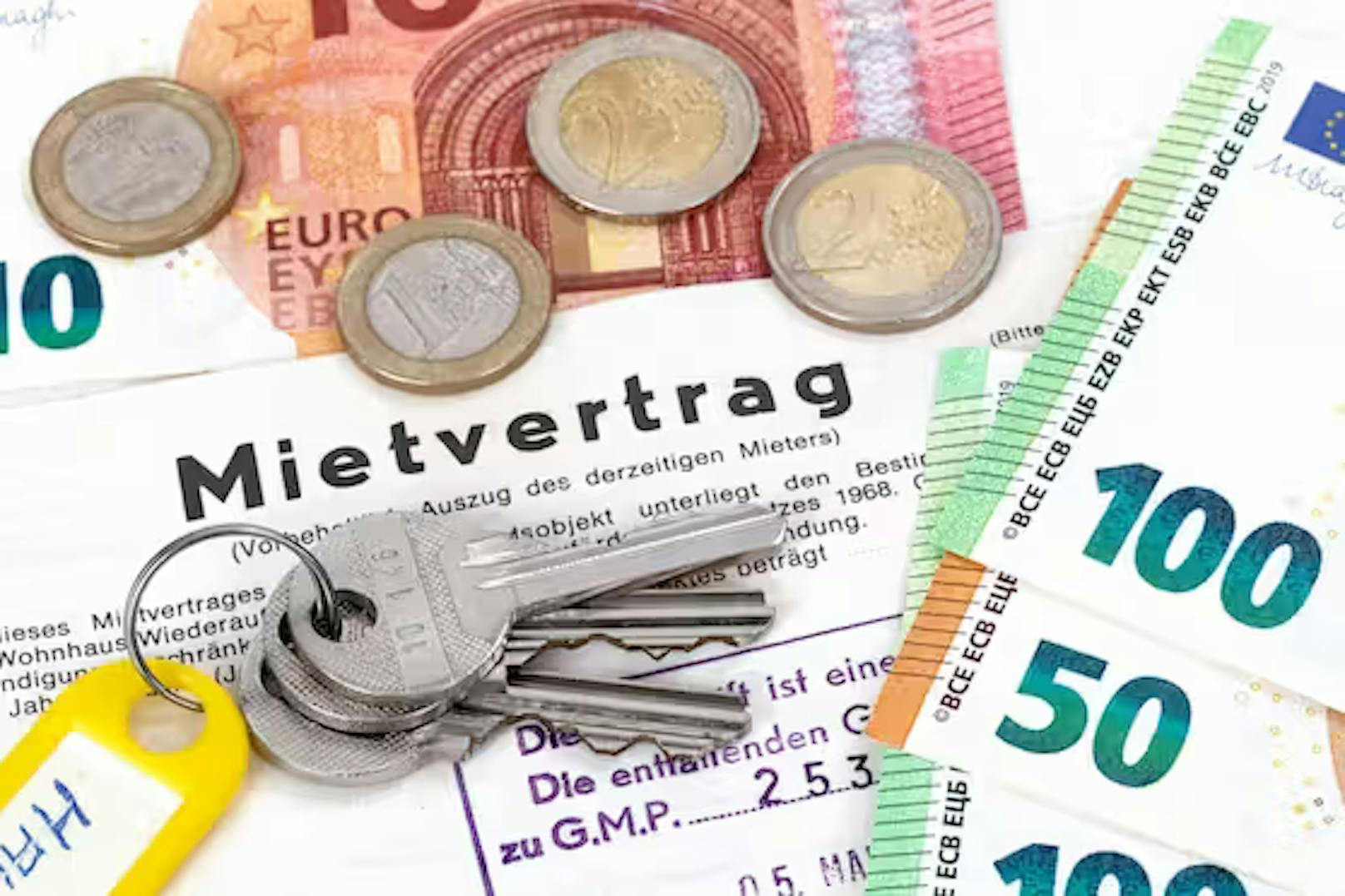 <strong>31.08.2023: Miet-Bremse: 425.000 Haushalte schauen durch die Finger. </strong>Grüne und ÖVP feiern den Mietpreisdeckel als großen Wurf. <a href="https://www.heute.at/s/425000-haushalte-schauen-durch-die-finger-100289181">Mietervereinigung und AK haben sich die geplante Neuregelung angesehen.</a>