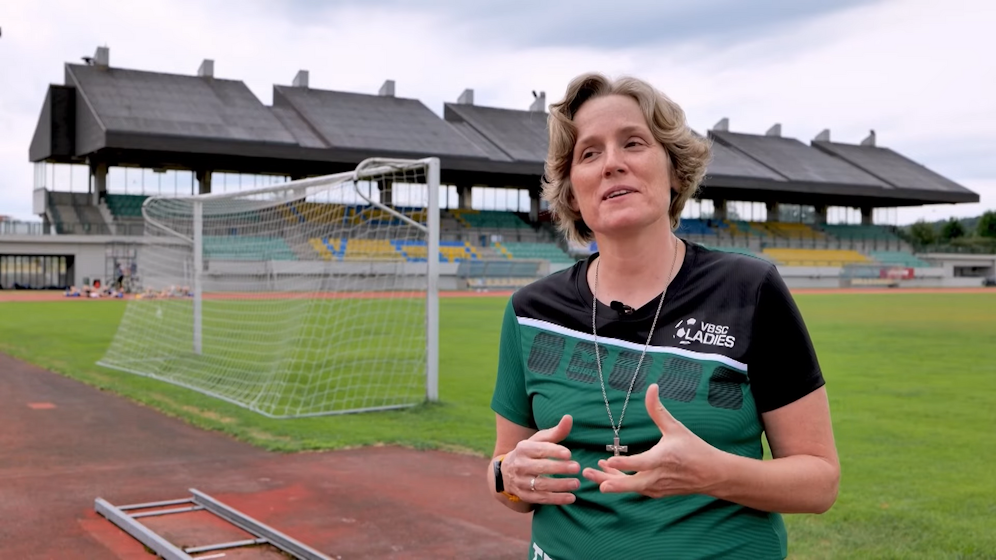 Schwester Elisabeth Siegl ist gebürtige Klosterneuburgerin, kickt mit den VBSC Ladies.