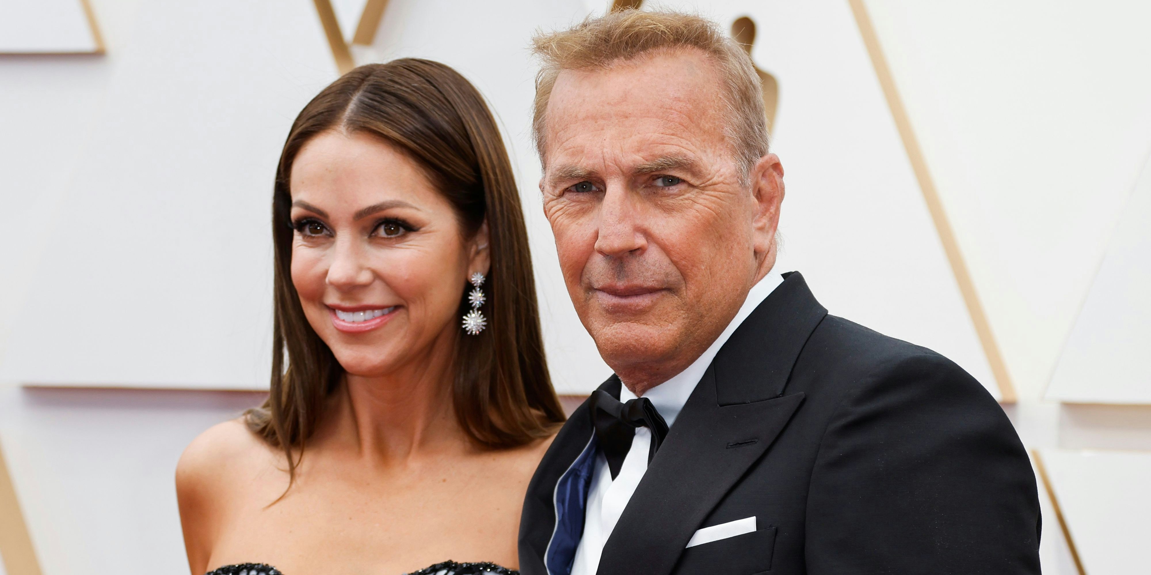 Kevin Costner und Christine Baumgartner leben in Scheidung.