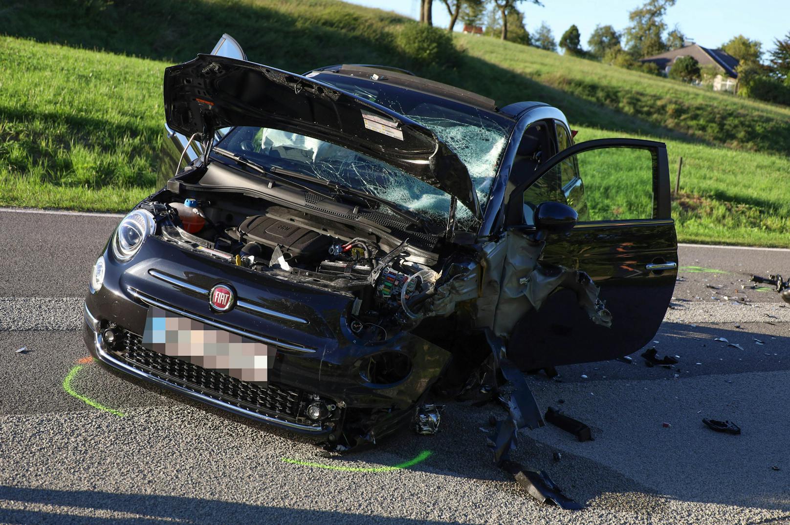 Tödliche Verletzungen erlitt am späten Samstagnachmittag ein Motorradlenker bei einer folgenschweren Kollision mit einem PKW auf der B135 Gallspacher Straße in Schlüßlberg (Bezirk Grieskirchen).