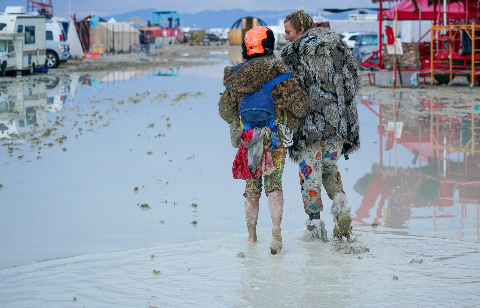 Schlamm und unhygienische Bedingungen – die Tore zum Festivalgelände des "Burning Man" sind verschlossen.