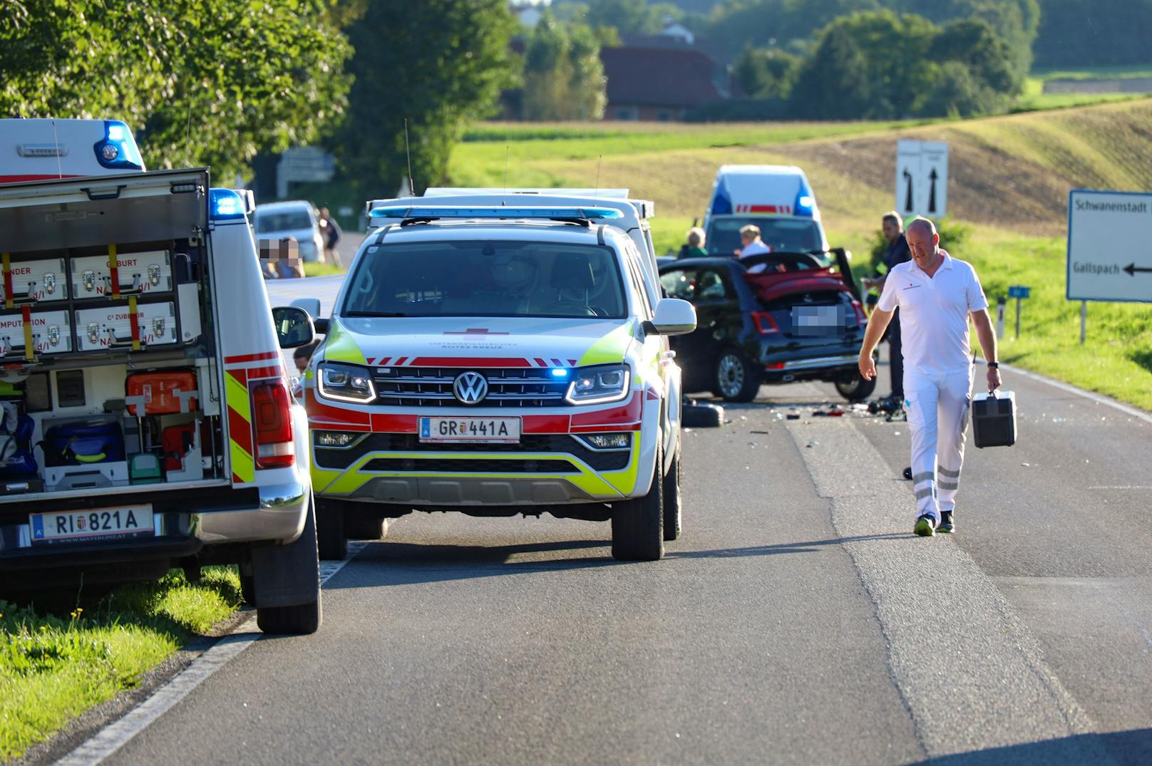 Tödliche Verletzungen erlitt am späten Samstagnachmittag ein Motorradlenker bei einer folgenschweren Kollision mit einem PKW auf der B135 Gallspacher Straße in Schlüßlberg (Bezirk Grieskirchen).