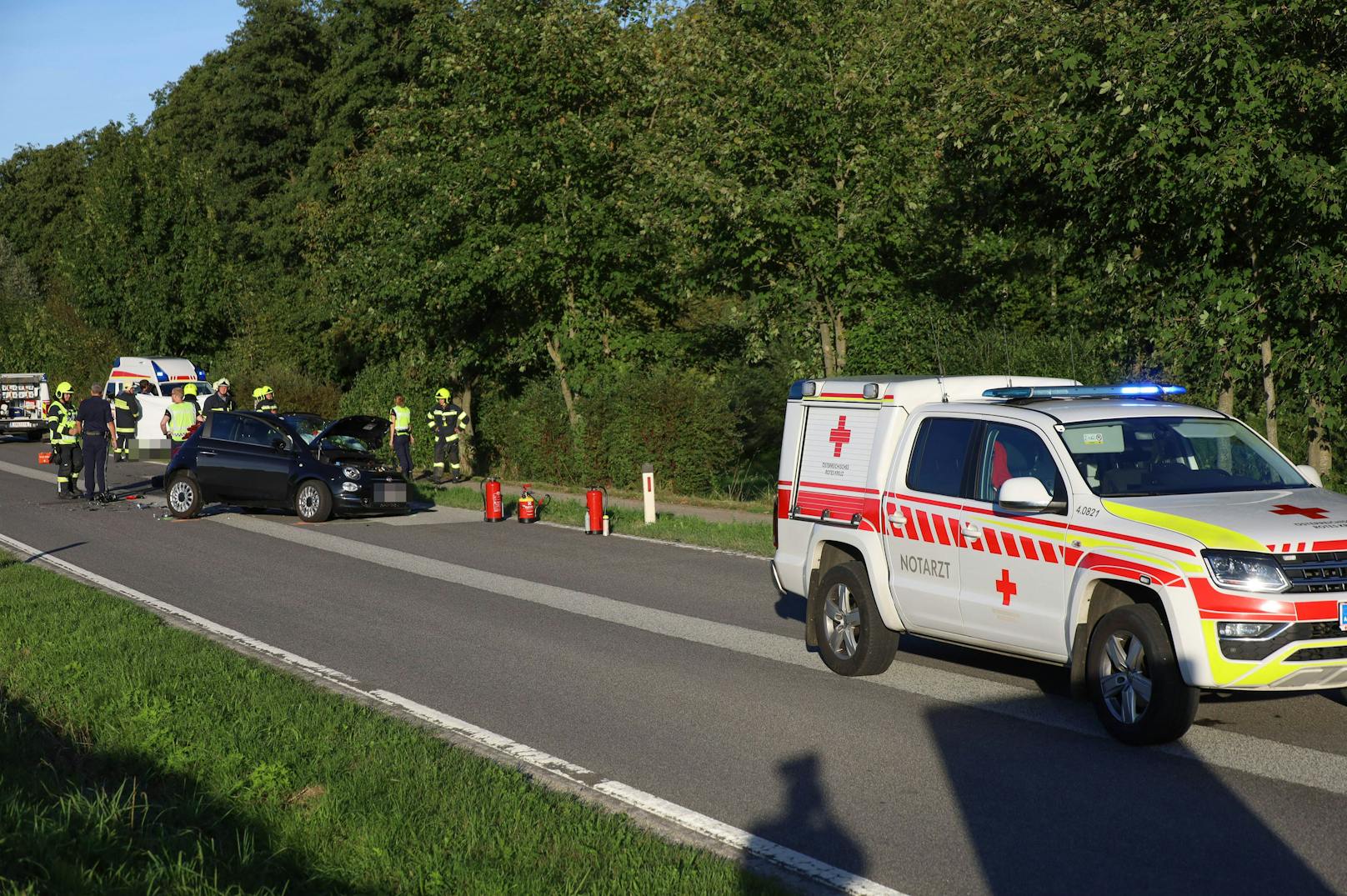 Tödliche Verletzungen erlitt am späten Samstagnachmittag ein Motorradlenker bei einer folgenschweren Kollision mit einem PKW auf der B135 Gallspacher Straße in Schlüßlberg (Bezirk Grieskirchen).