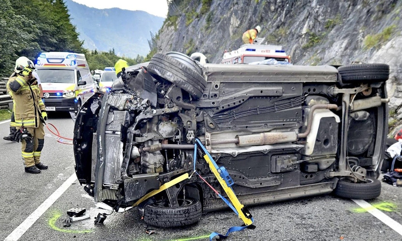 Heute.at - Ursache ein Rätsel – Lenker (82) crasht gegen Felswand