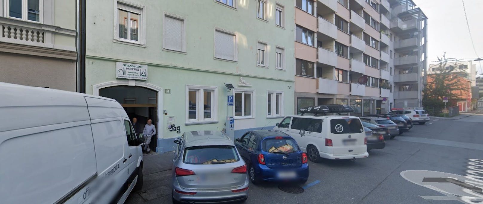 Vor dieser Moschee in Graz haben Unbekannte einen Schweinekopf abgelegt.