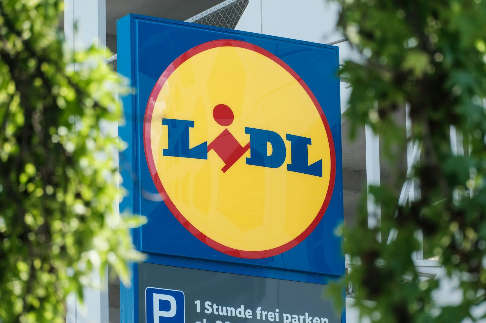 Lidl ruft in Großbritannien aus einem kuriosen Grund mehrere Produkte zurück. (Symbolbild)