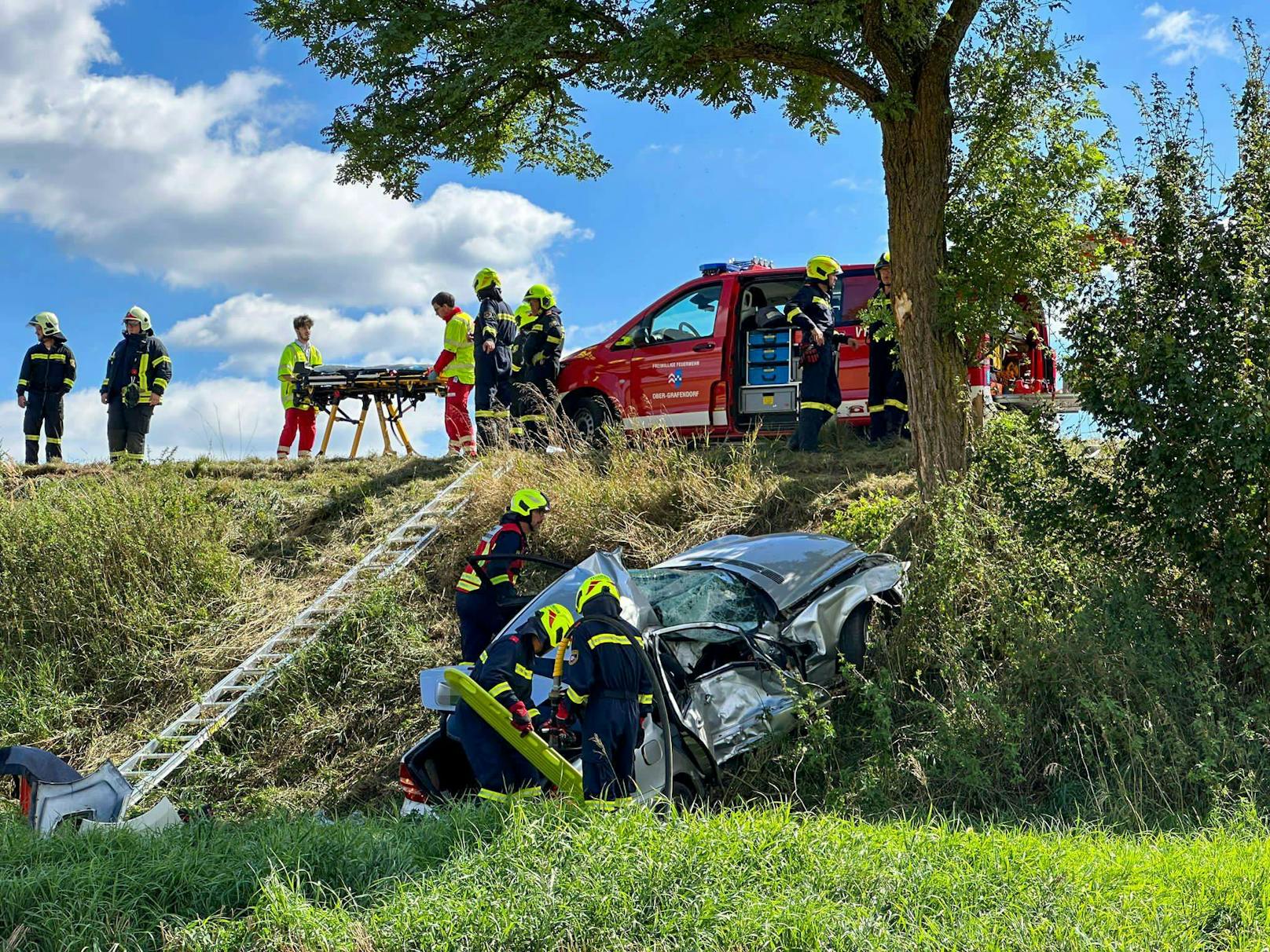 Schwerer Unfall im Bezirk St. Pölten forderte zwei Verletzte