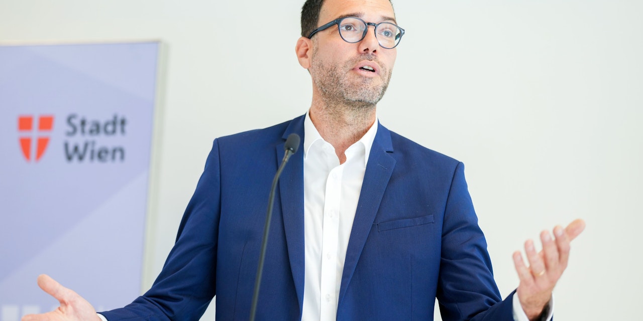 Bildungsdirektor Himmer 