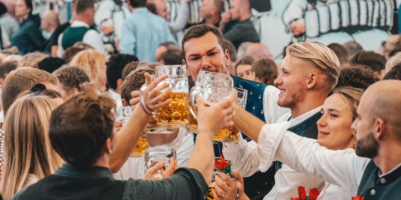 Ein Liter Wasser kostet am Oktoberfest
