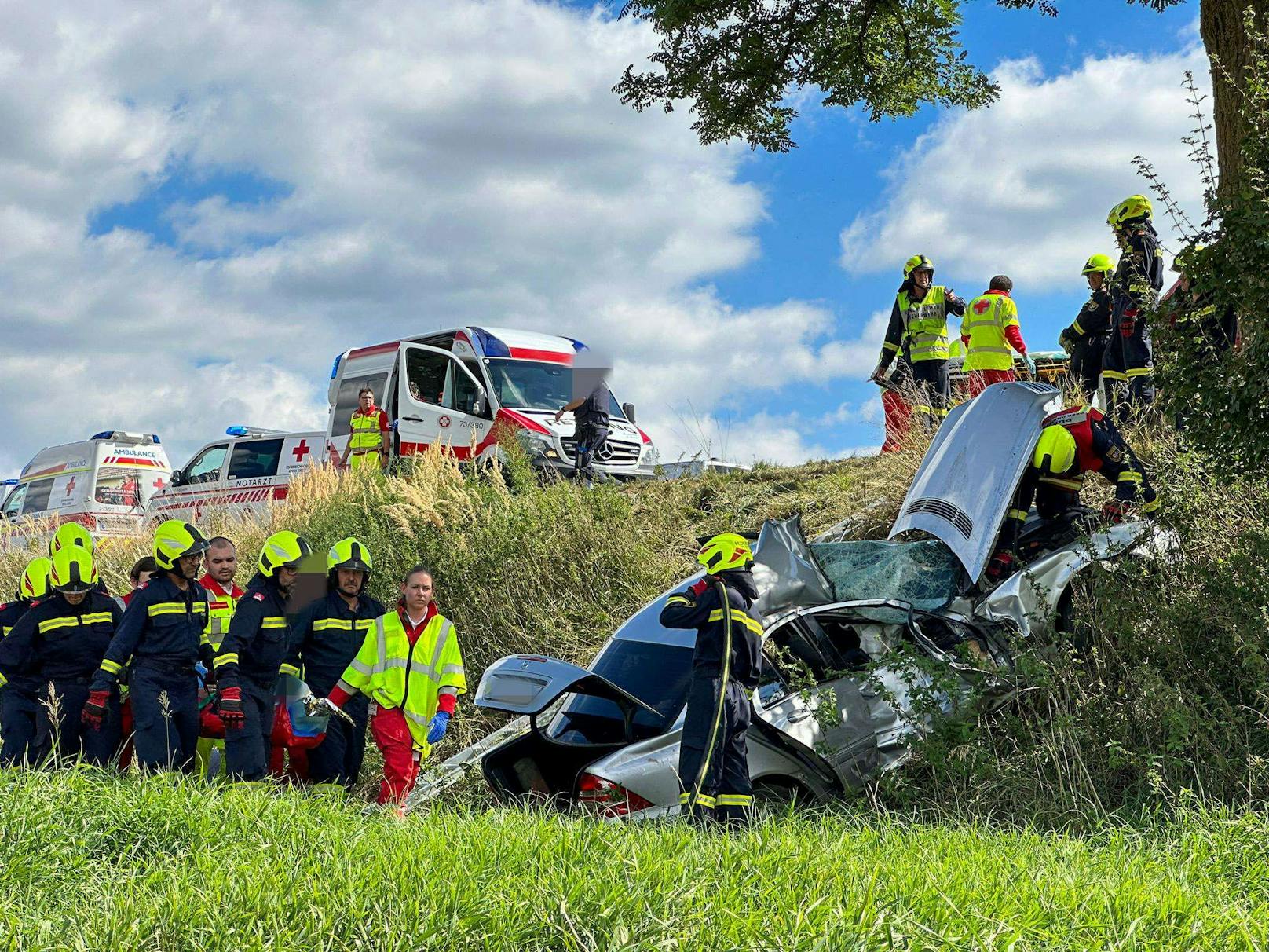 Schwerer Unfall im Bezirk St. Pölten forderte zwei Verletzte