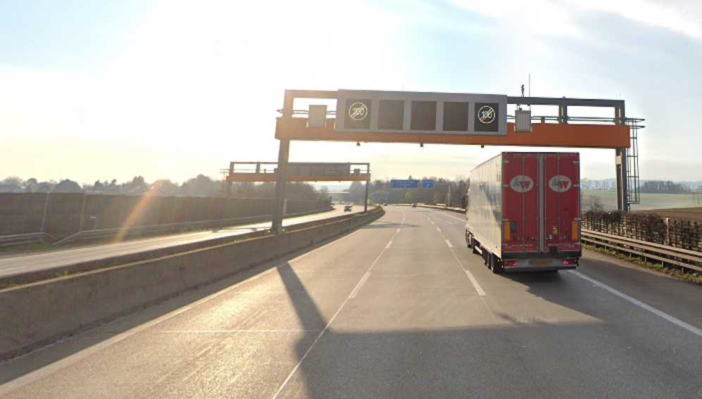Könnte bald der Vergangenheit angehören: der umstrittene Lufthunderter auf der A1 in Oberösterreich.