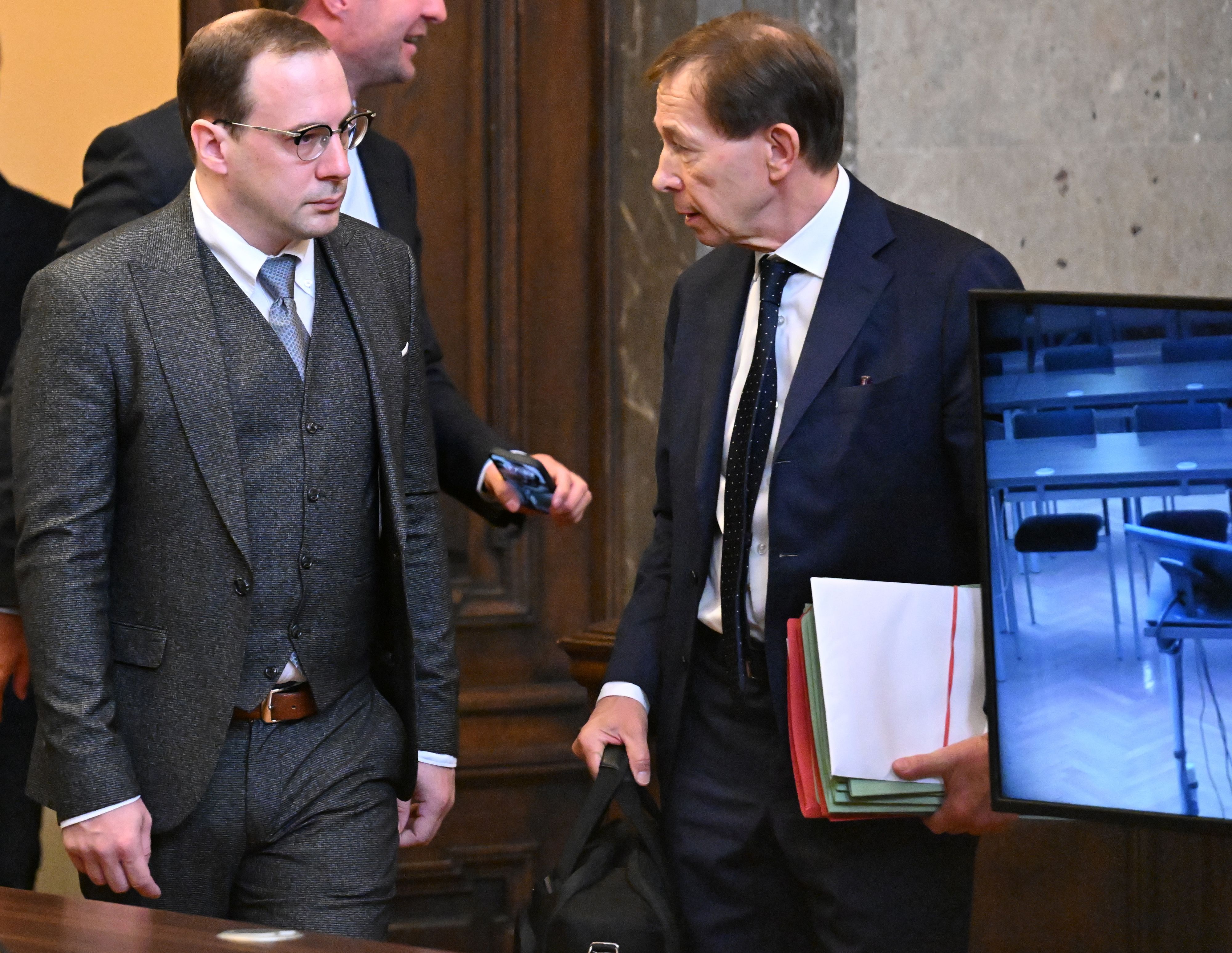 Florian Teichtmeister mit Star-Anwalt Rudolf Mayer am Wiener Landesgericht