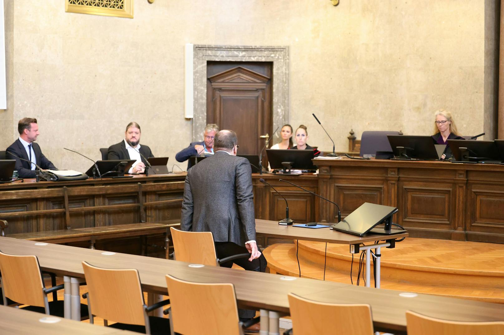 Es gibt nichts zu beschönigen", meinte der Verteidiger von Florian Teichtmeister bei seinem Schlussplädoyer vor der Urteilsverkündung.
