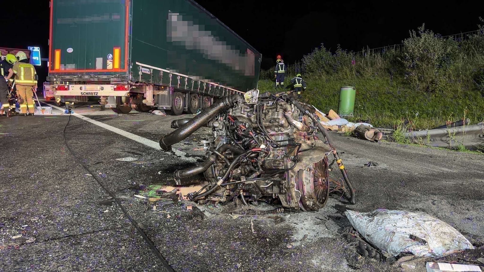 Der Lenker eines Kleintransporters mit Anhänger dürfte die Kontrolle über sein Gespann verloren haben.