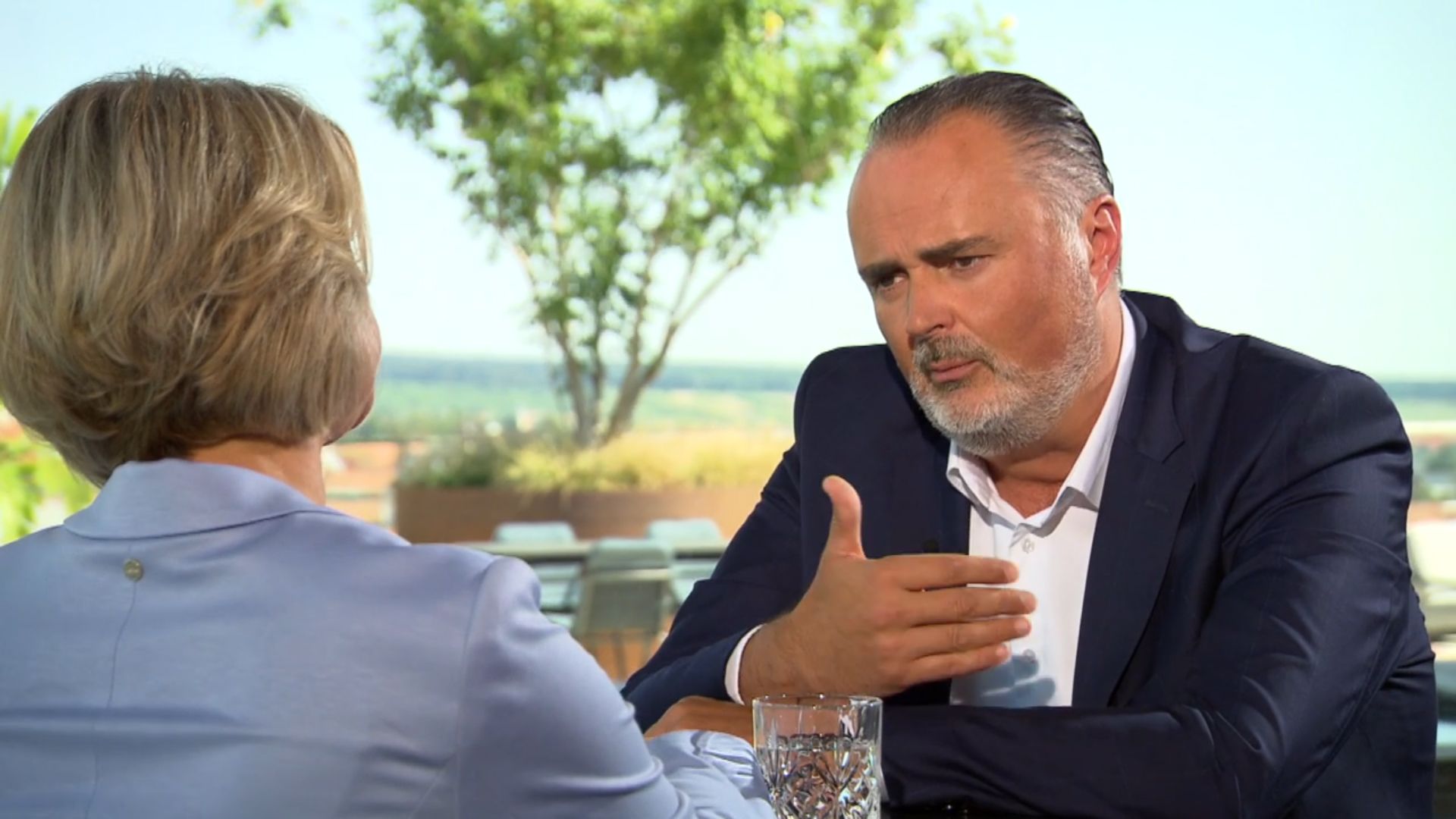 Hans Peter Doskozil im ORF-Sommergespräch mit Politikredakteurin Patricia Spieß am 6. September 2023.