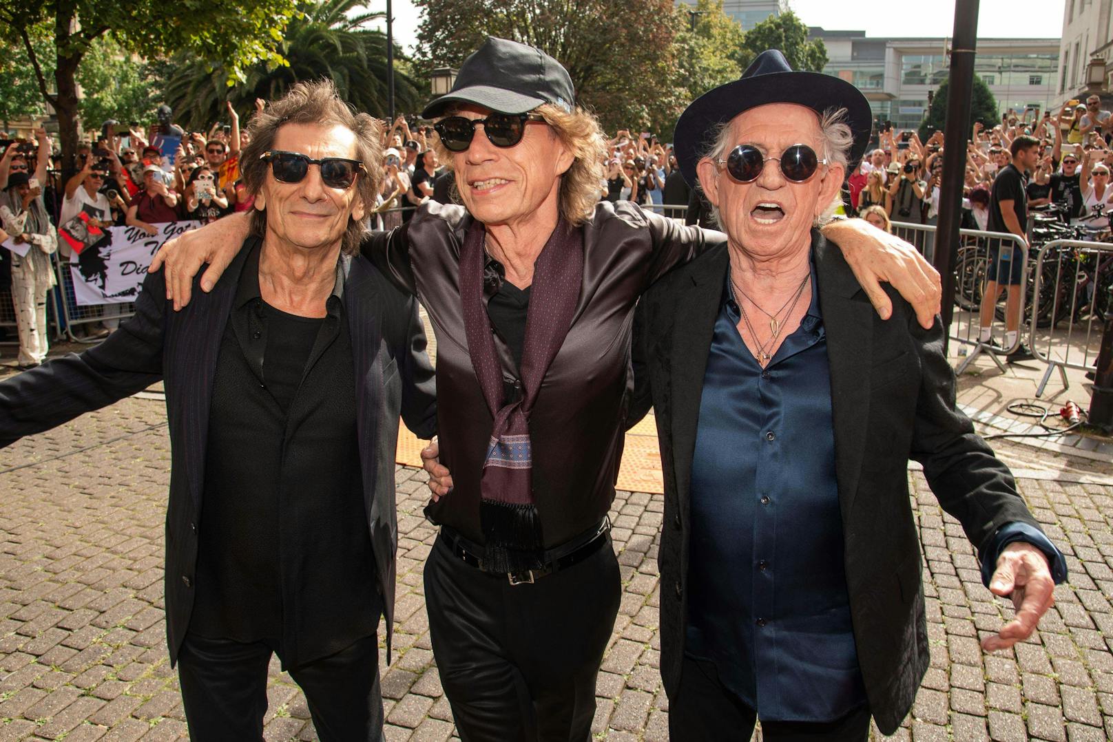 Mit einem spektakulären Event hat die britische Blues-Rock-Band <strong>The Rolling Stones</strong> am Mittwoch ihr erstes neues Studioalbum seit 18 Jahren angekündigt.