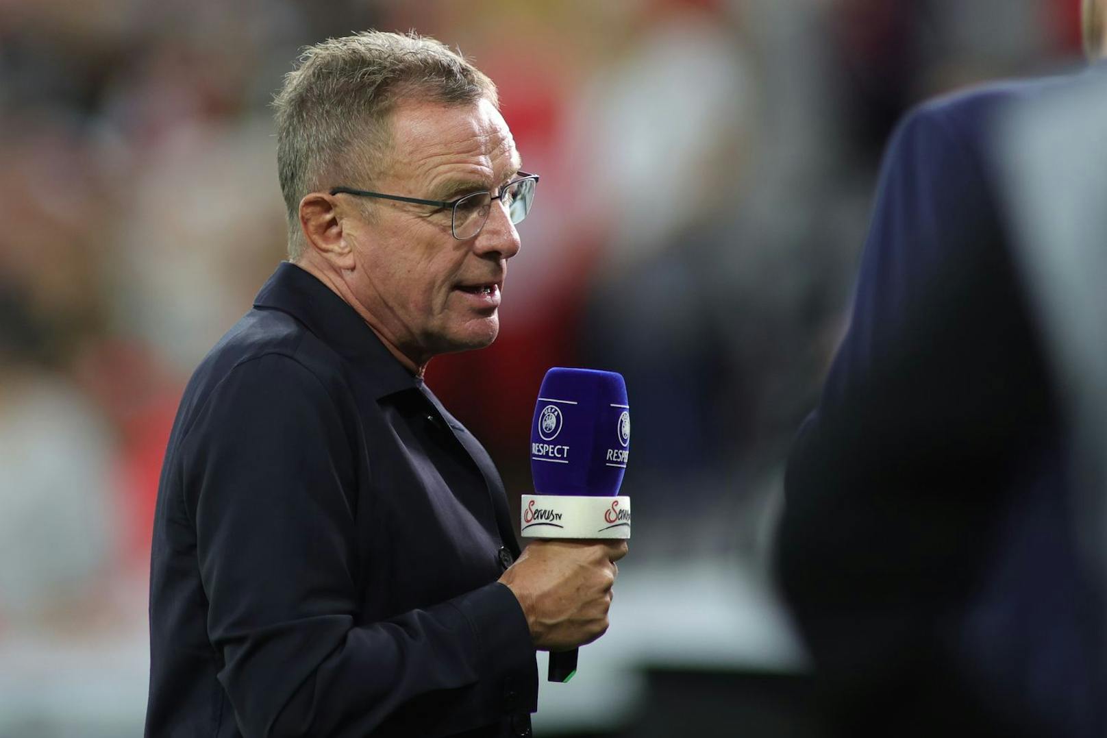 Nach Pfiffen von der Tribüne wechselte Teamchef Ralf Rangnick durch. Zur Pause kamen unter anderem die zunächst geschonten Stars Marko Arnautovic und David Alaba ins Spiel.