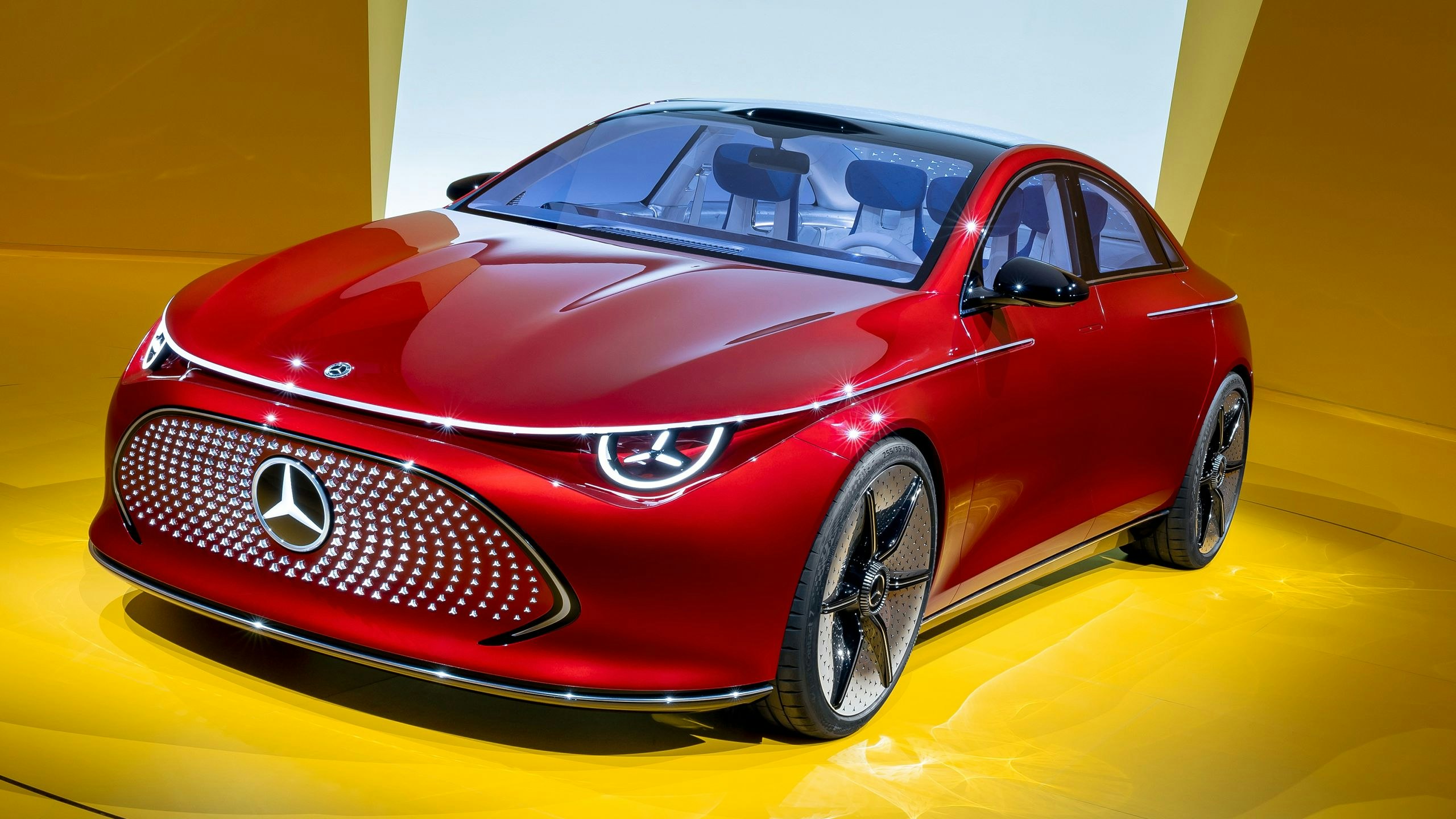 Eine sehr effiziente Aerodynamik soll einen Verbrauch von 12 kWh auf 100 Kilometer und eine Norm-Reichweite über 750 Kilometer ermöglichen.