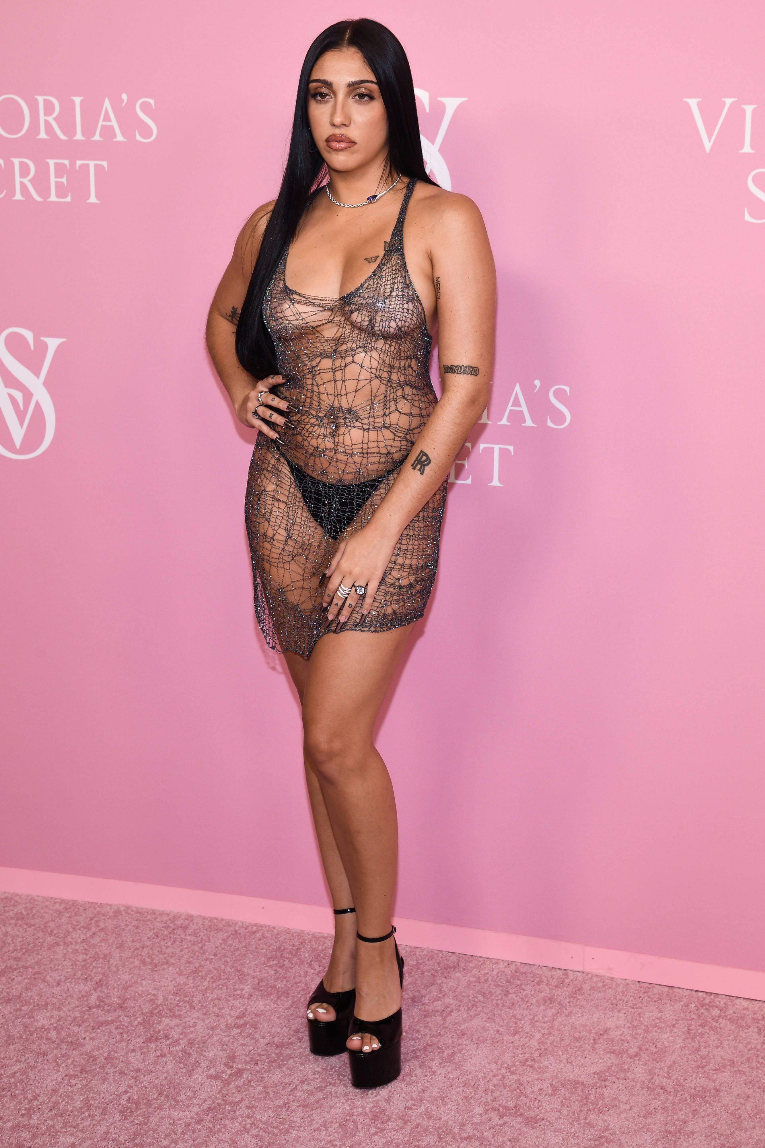 Madonnas Tochter wählte einen Hauch von Nichts für ihren Auftritt am roten Teppich.