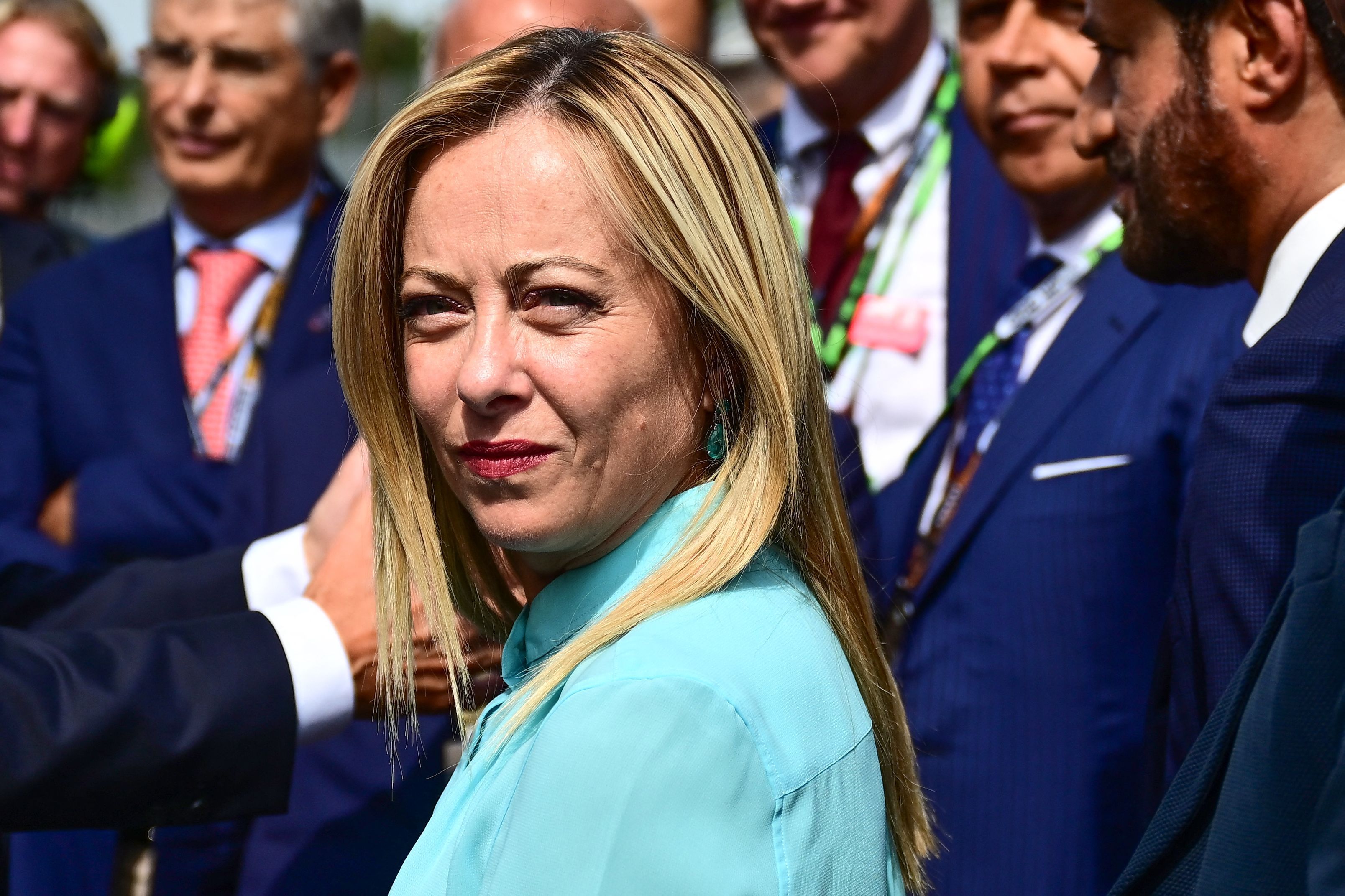 Seit Oktober 2022 ist Giorgia Meloni die Ministerpräsidentin von Italien.