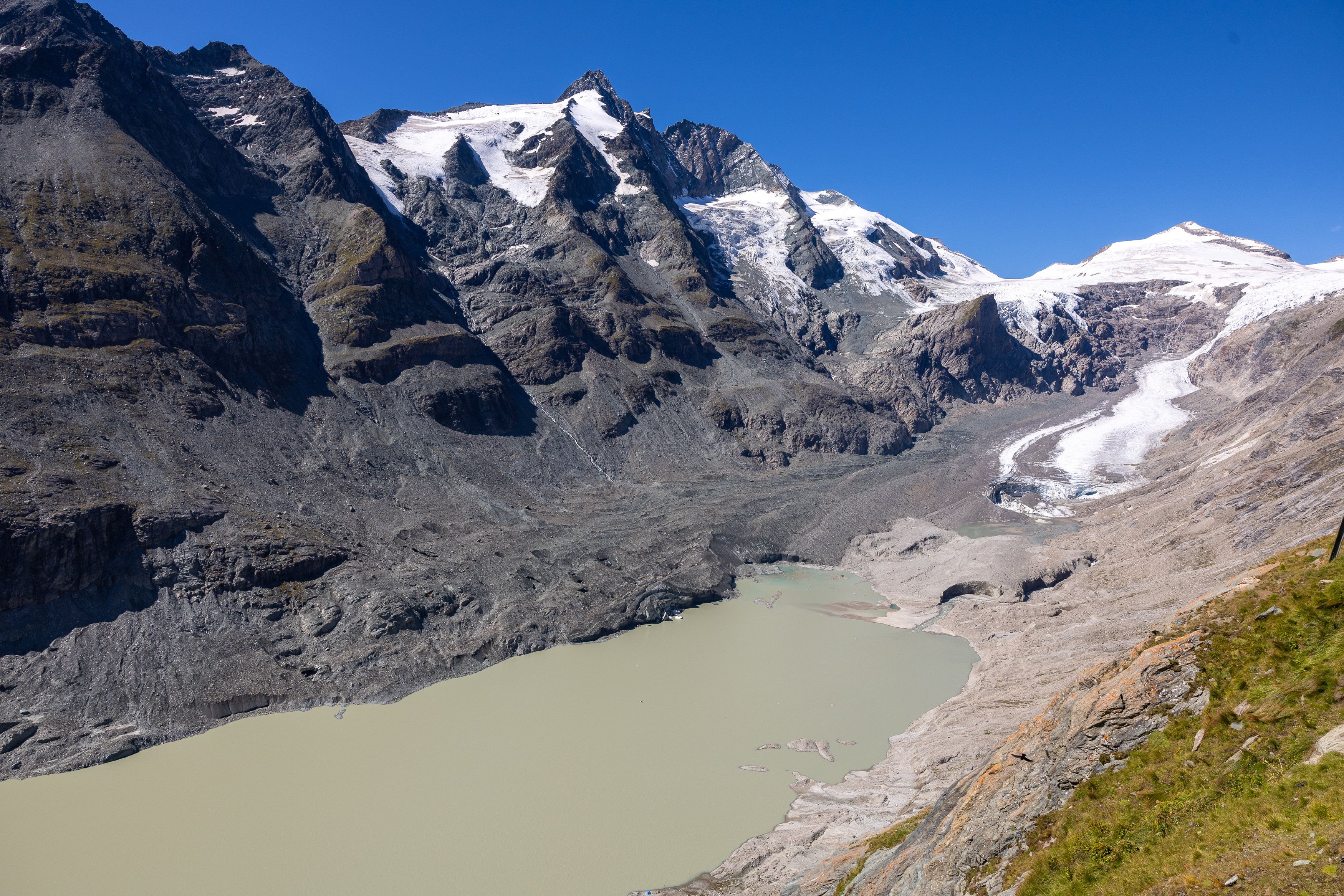 Der Österreichische Alpenverein misst den größten Längenschwund bei der Pasterze seit Messbeginn.