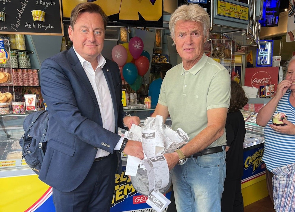 Wirtschaftsbund Generalsekretär Kurt Egger und Eissalon-Betreiber Charly Temmel.