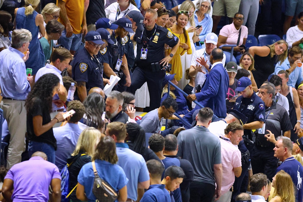 Das Halbfinale der US Open wurde durch einen Klima-Protest gestoppt. 