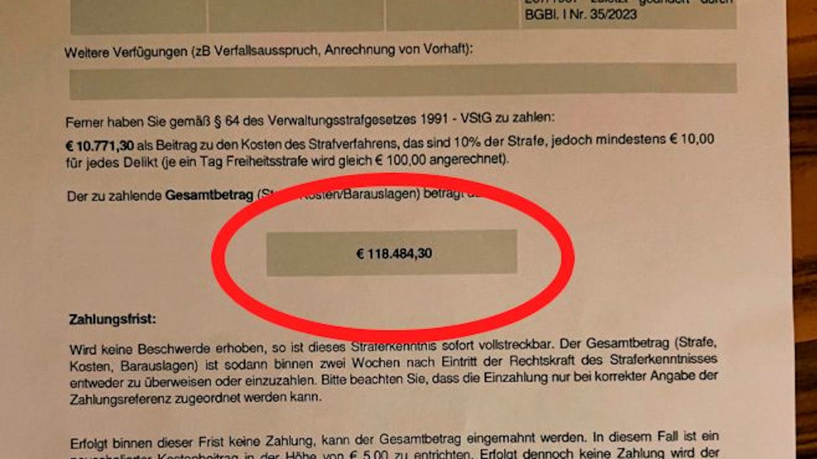 <strong>09.09.20223</strong>: <strong>"Leben vorbei" – Wiener Biker kassiert 118.500 € Strafe.</strong> Das könnte ein neuer Strafenrekord sein! Ein 25-jähriger Wiener raste vor der Polizei davon. Seine Wahnsinnsfahrt soll ihn nun 118.500 Euro kosten. <a target="_blank" data-li-document-ref="100290483" href="https://www.heute.at/g/leben-vorbei-wiener-biker-kassiert-118500-strafe-100290483"><strong>Die ganze Story >></strong></a>
