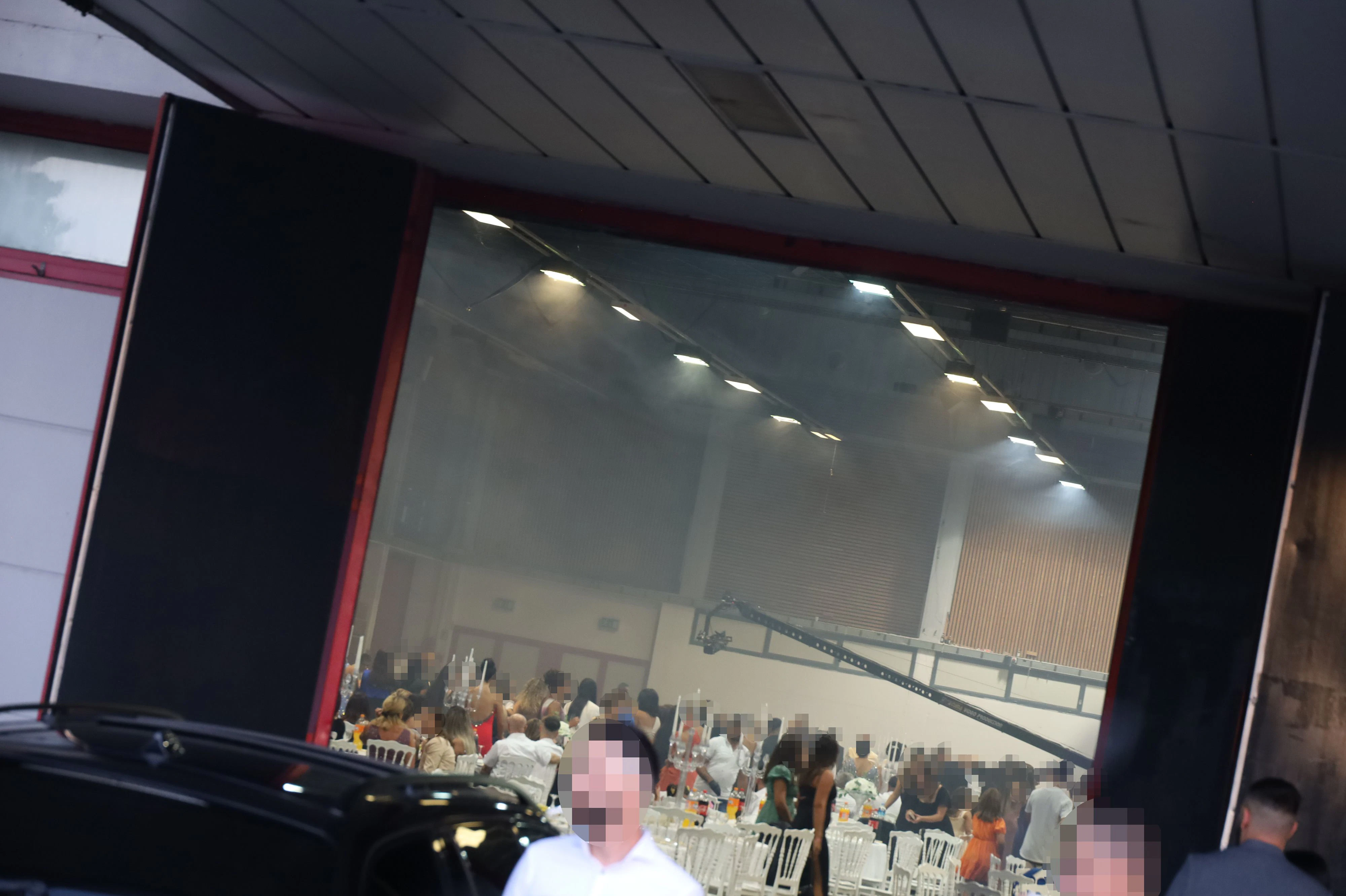 Am Abend des 9. September wurde die Welser Feuerwehr unfreiwillig zu Hochzeitscrashern als die Grillerei für die rund 2.000 Gäste die Brandmelder auslöste.
