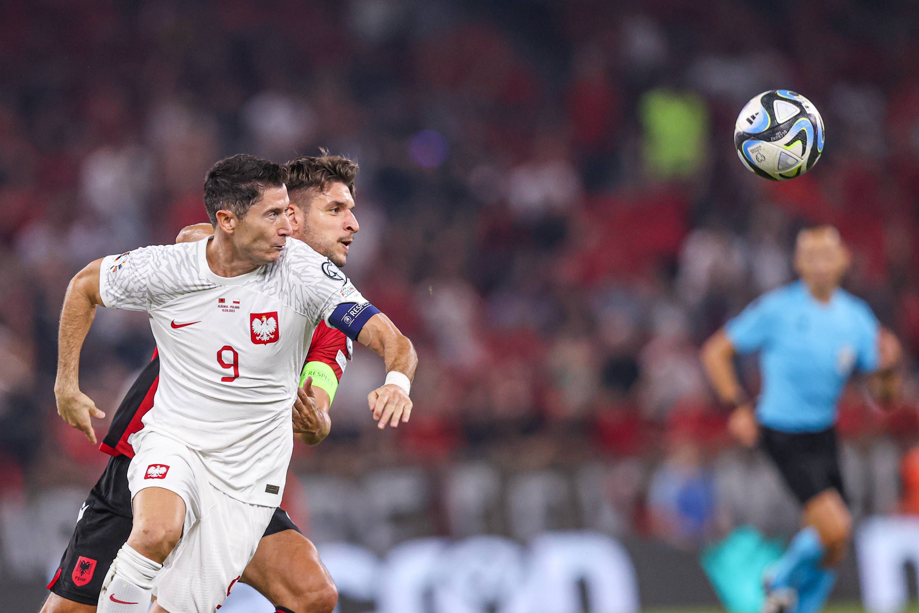 Robert Lewandowski droht 2024 die Zuschauerrolle.