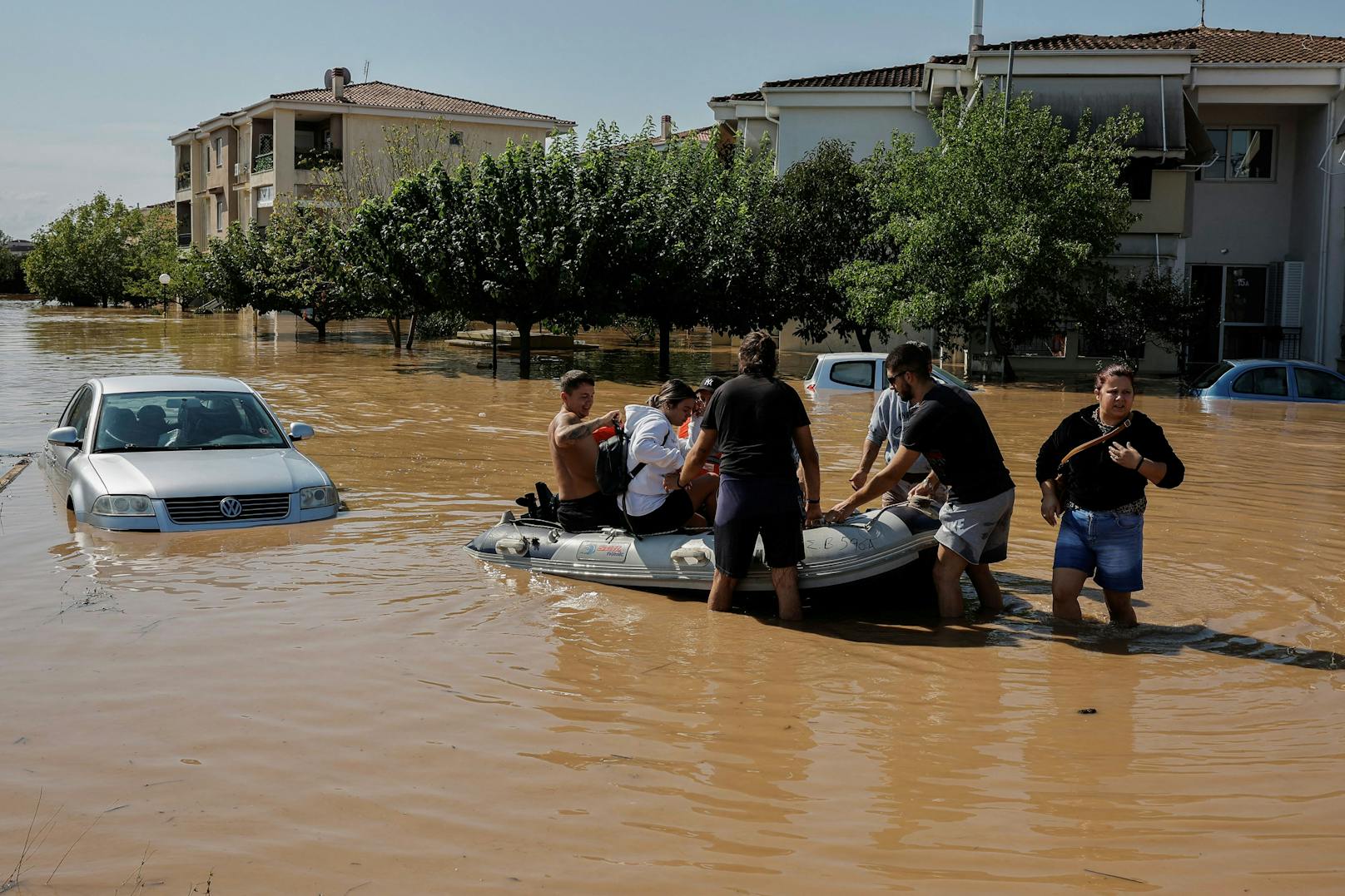 Die Zahl der Todesopfer in den überfluteten Gebieten ist bereits auf 14 gestiegen.