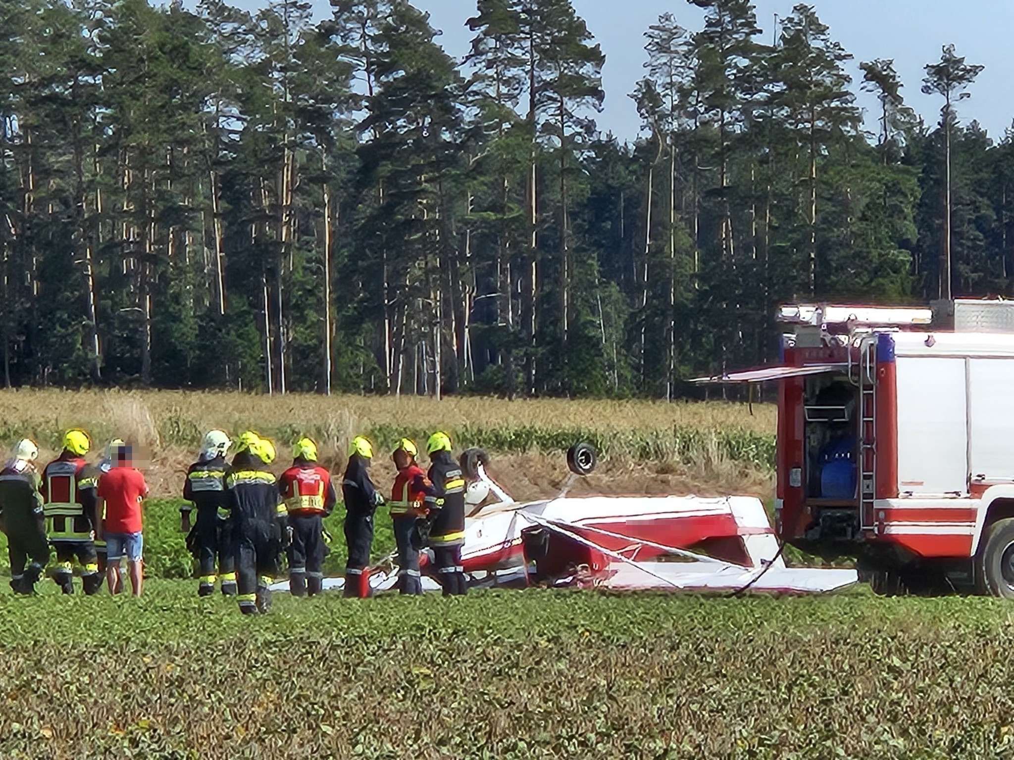 Kleinflugzeug überschlug sich bei Landung
