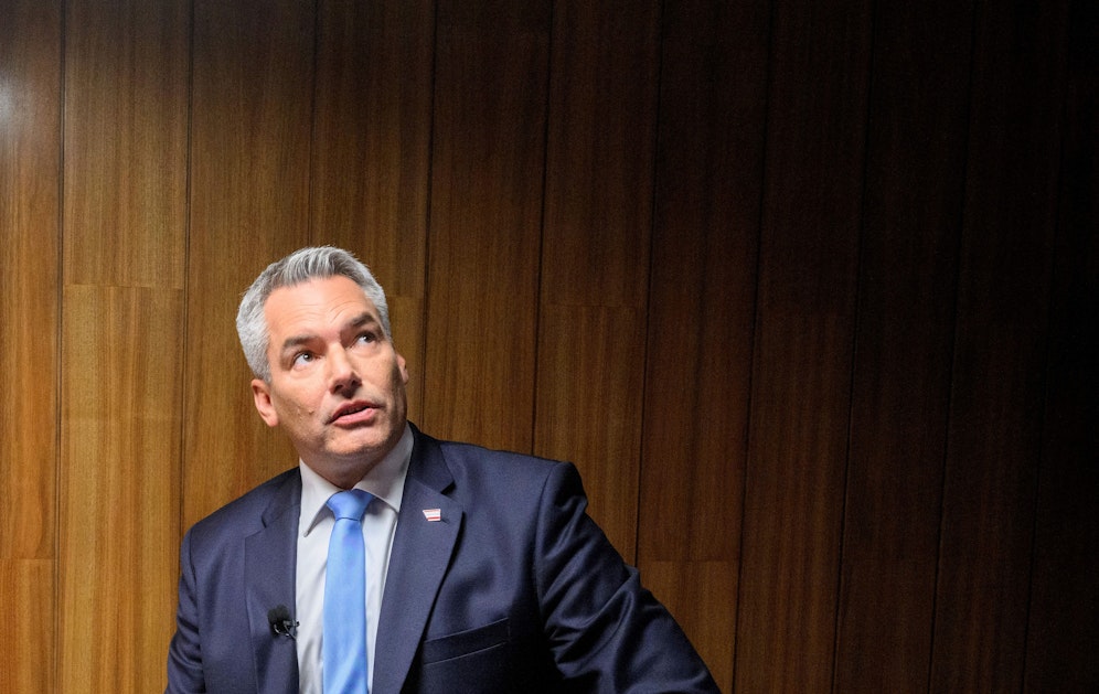 Karl Nehammer (ÖVP) beim Sommergespräch des ORF im Parlament am 1. September 2023.