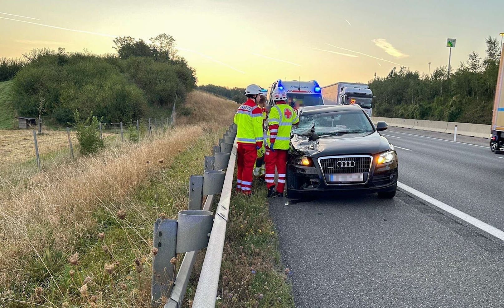 Vier Personen mussten von der Rettung versorgt werden.