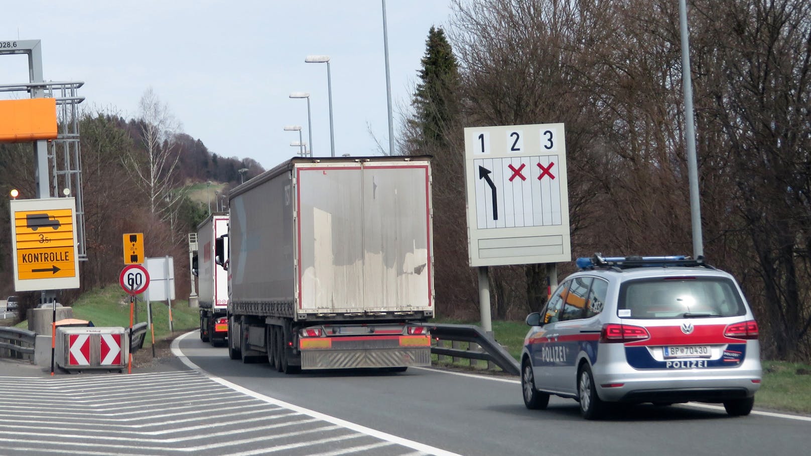 Polizei ist fassungslos, was Lkw-Fahrer auf A12 macht – Tirol