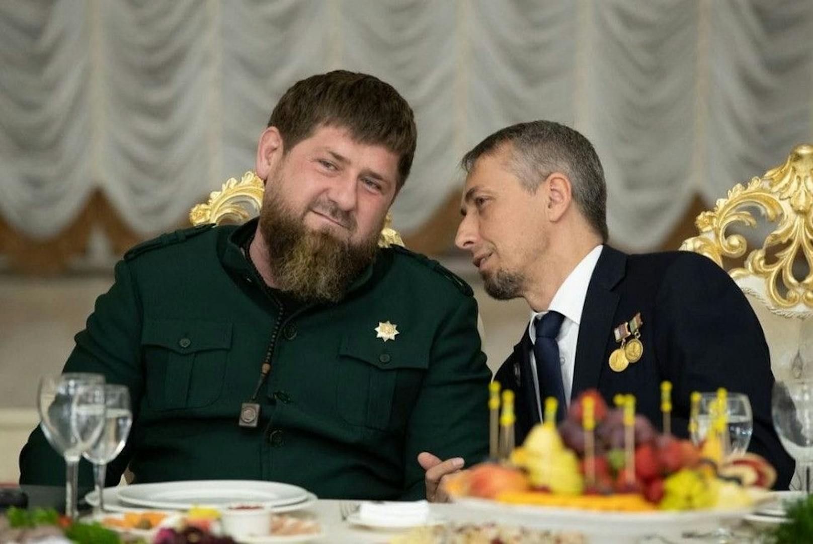 Ramsan Kadyrow ließ angeblich seinen Leibarzt (rechts) lebendig begraben.
