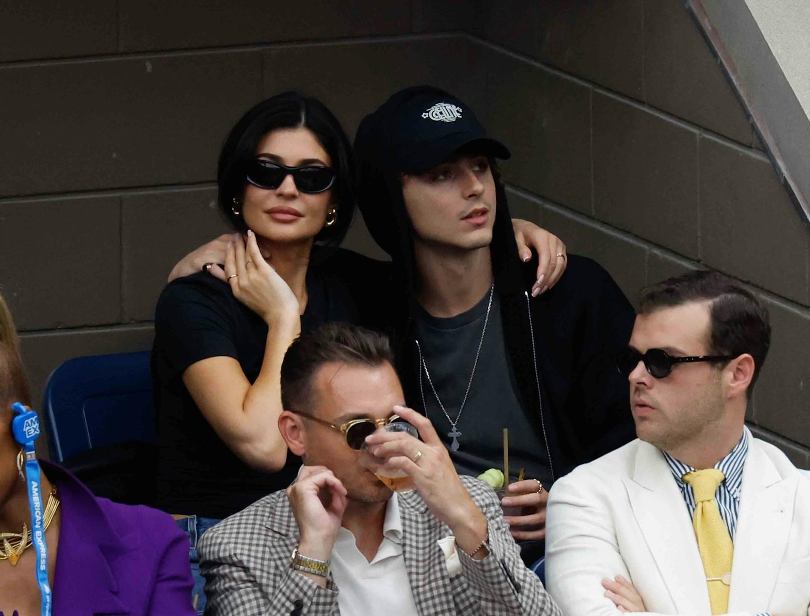 Timothée Chalamet und Kylie Jenner sahen sich gemeinsam das US-Open-Finale zwischen Novak Djokovic und Daniil Medvedev an.