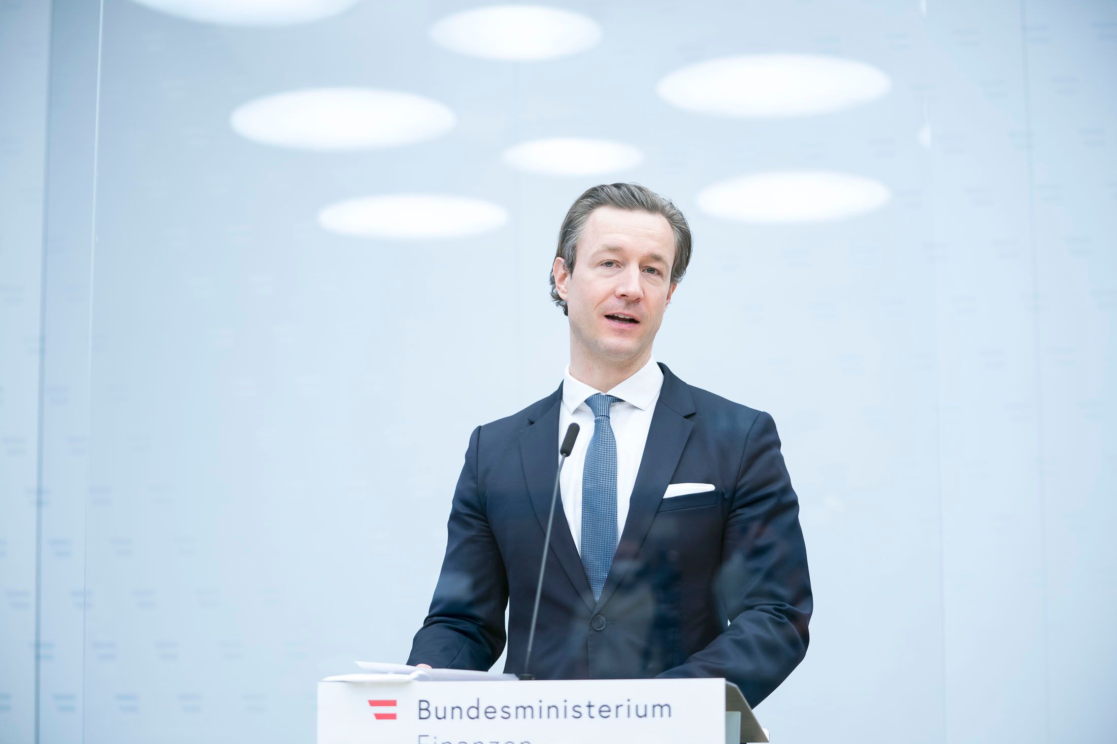 Am 2. Dezember 2021 trat Gernot Blümel von allen seinen Ämtern als Finanzminister und Wiener ÖVP-Chef zurück.