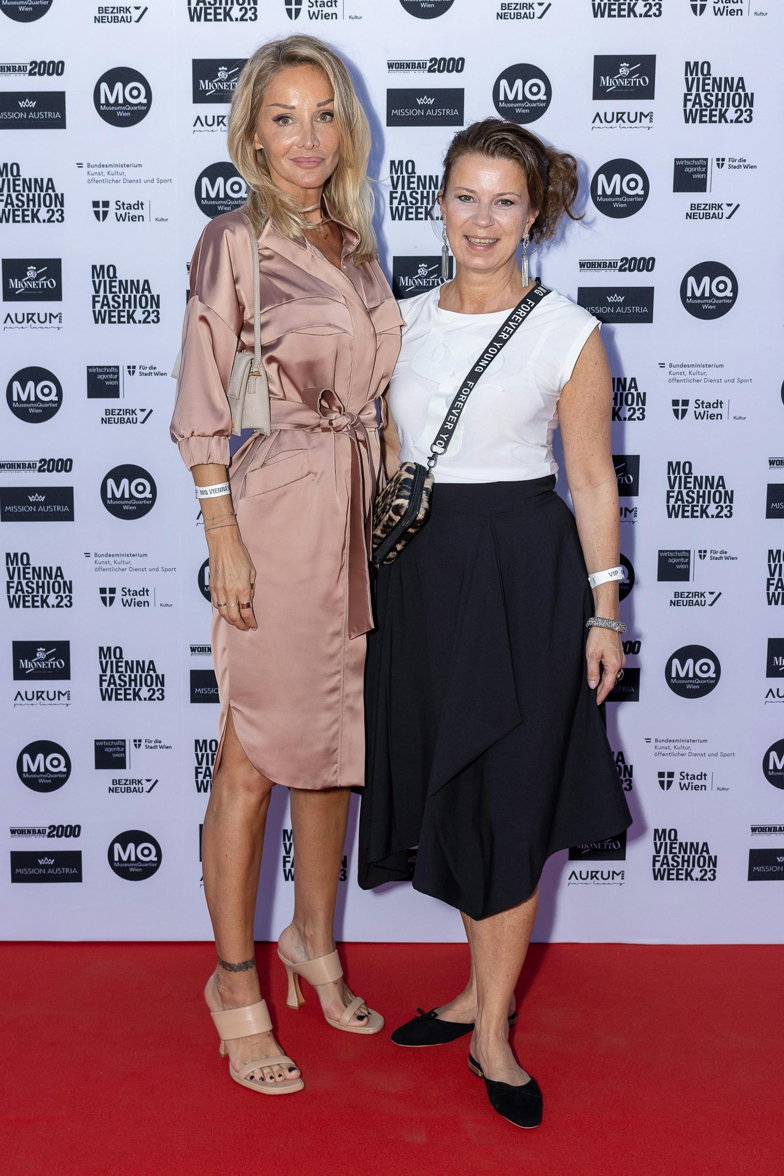 Designerinnen Martina Müller ("Callisti") und Sabine Karner // MQ Vienna Fashion Week 2023
