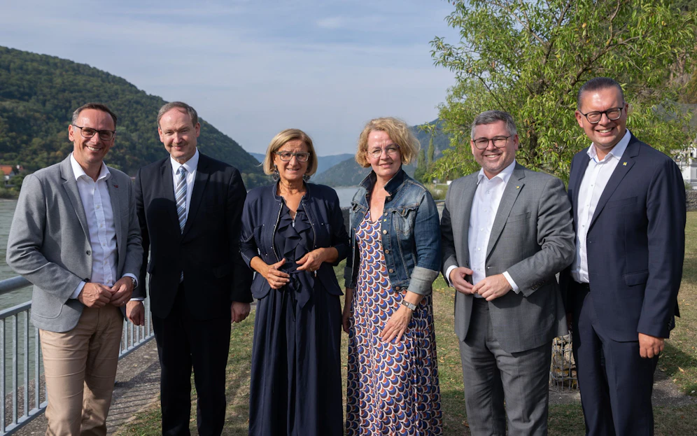 KO Jochen Danninger, Ökonom Univ.-Prof. Christian Helmenstein, LH Johanna Mikl-Leitner, LR Christiane Teschl-Hofmeister, LR Ludwig Schleritzko, VPNÖ-LGF Matthias Zauner (v.l.)
