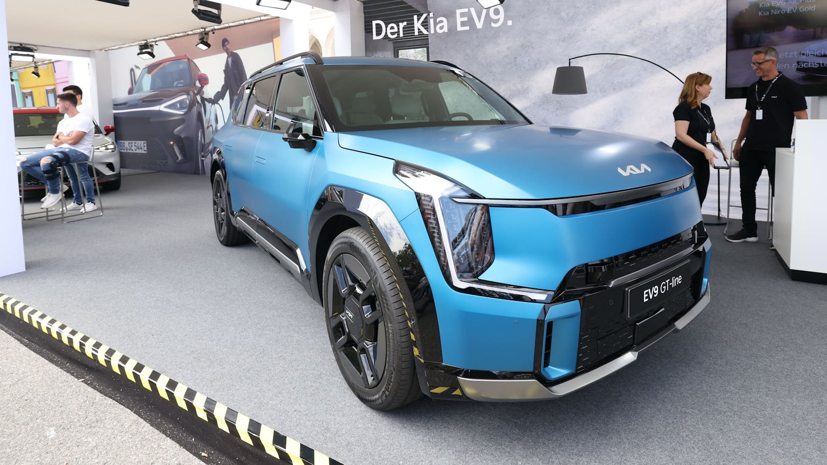 KIA EV9: Der futuristisch anmutende Elektro-Geländewagen bietet bis zu sieben Sitze.