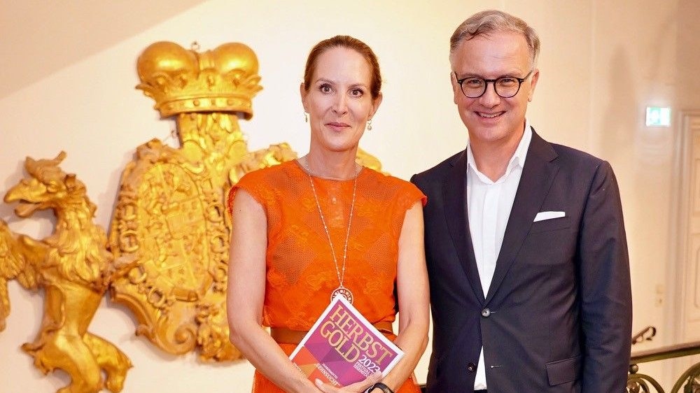 "Heute"-Herausgeberin und Markus Müller von der MedUni beim "Herbstgold"-Festival in Eisenstadt