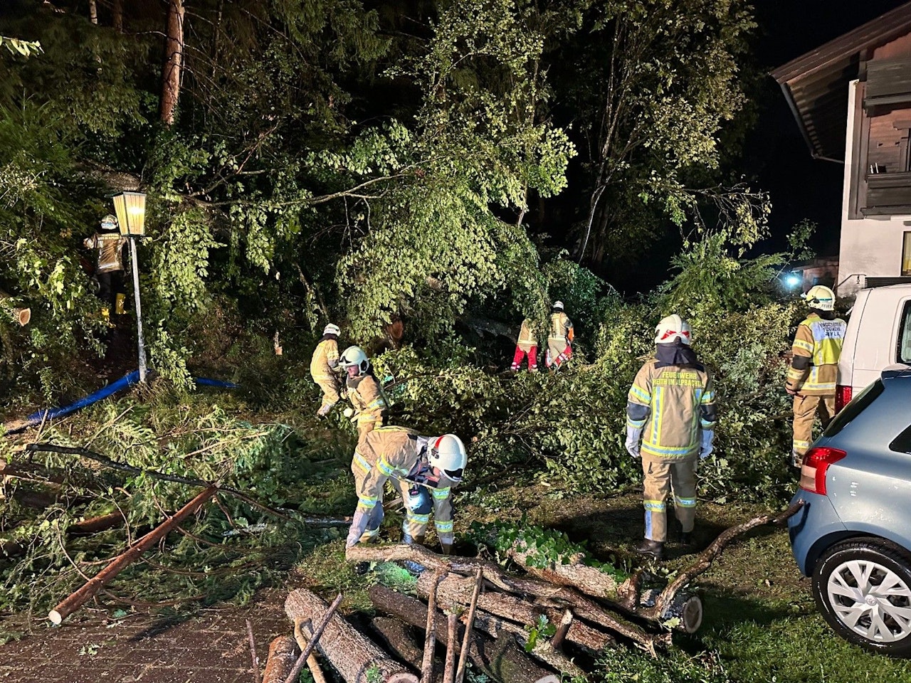 Heute.at - Unwetter zieht in Tirol Schneise der Verwüstung