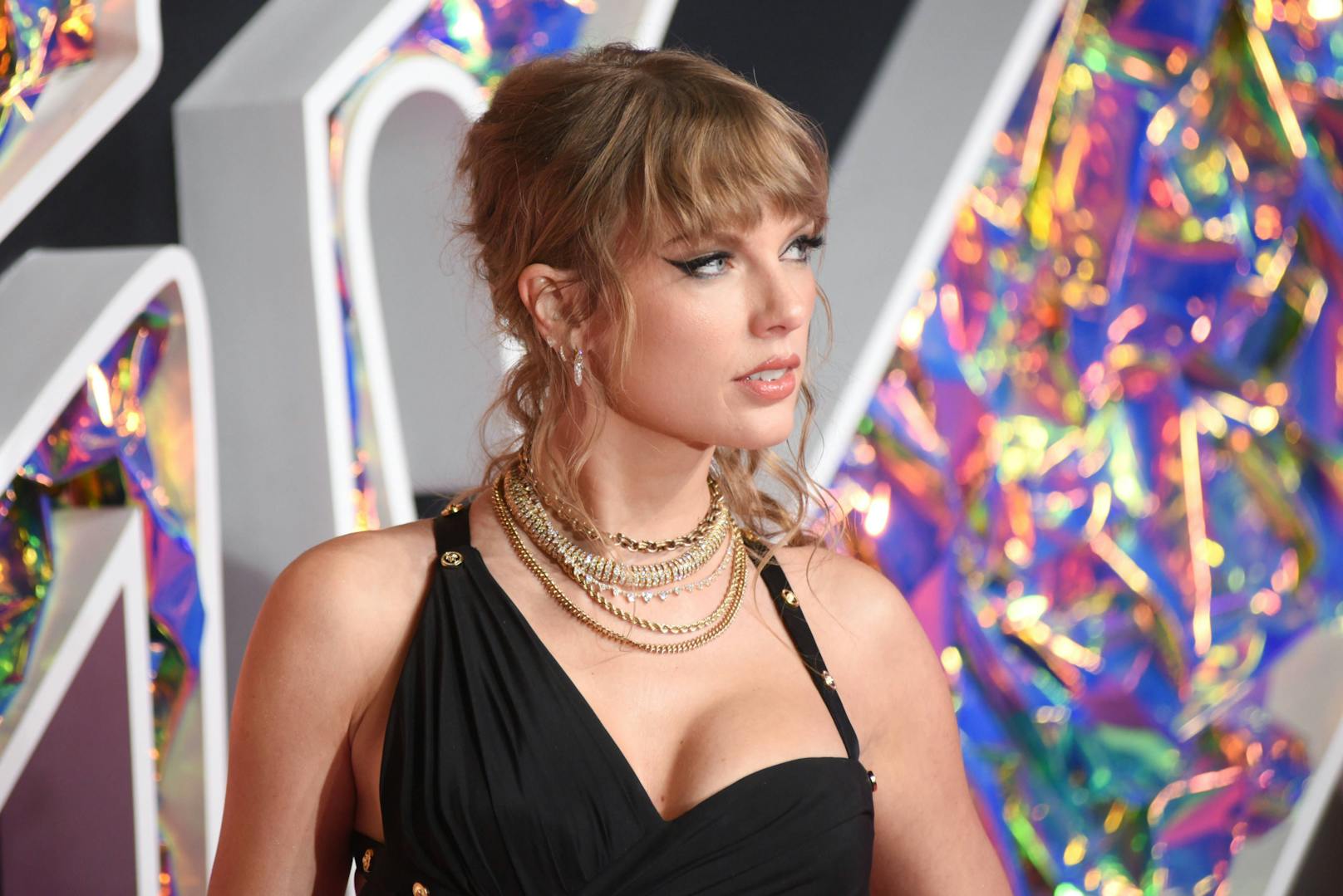 Taylor Swift auf dem roten Teppich der VMAs.